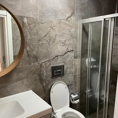 Otel Kayhan Pasalimani Çeşme